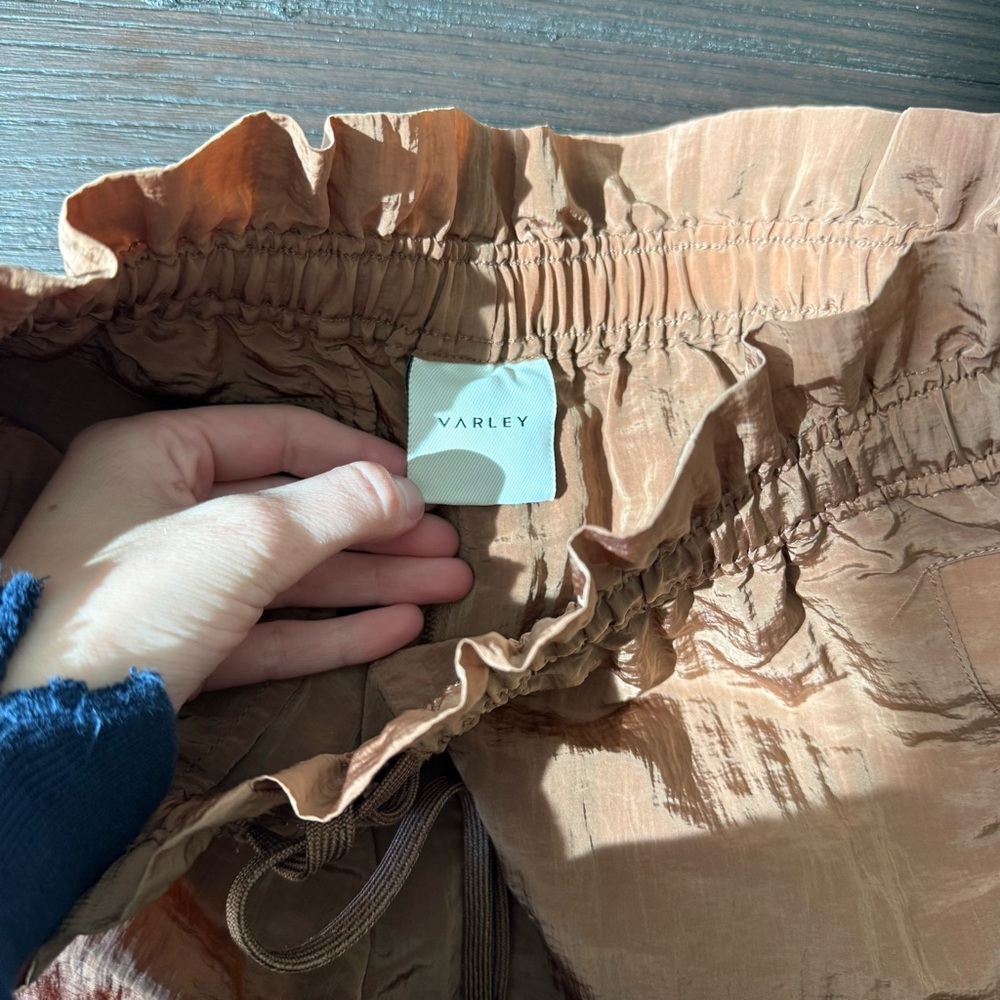 Varley Harmon high rise shorts - Picture 9 of 9